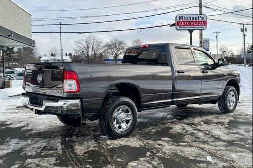 2022 RAM 3500 Tradesman Crew Cab 4x4 8' Box