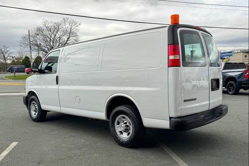 Summit White 2018 Chevrolet Express 2500 Work Van