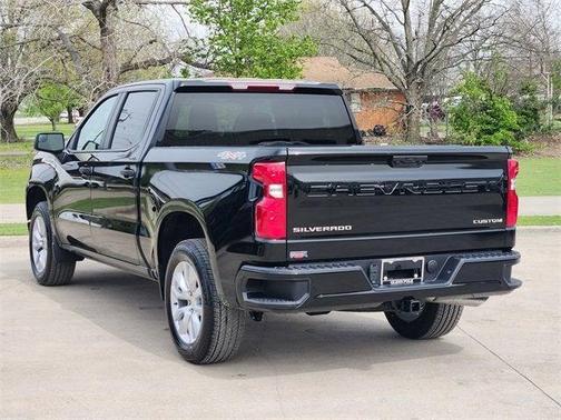 2025 Chevrolet Silverado 1500 Custom