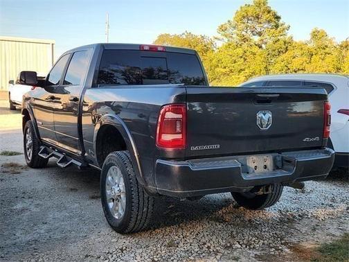 2022 RAM 2500 Laramie Crew Cab 4x4 6'4' Box