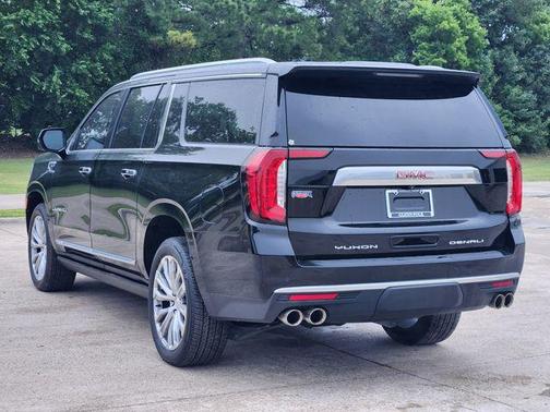 Onyx Black 2023 GMC Yukon XL Denali