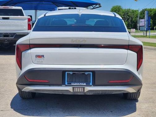 Snow White Pearl 2025 Kia K4 LXS