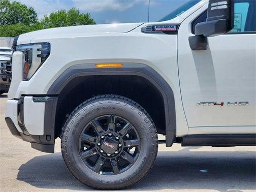 2025 GMC Sierra 2500 AT4
