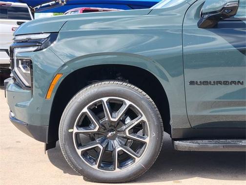 2025 Chevrolet Suburban RST