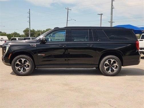 2025 GMC Yukon XL 4WD AT4