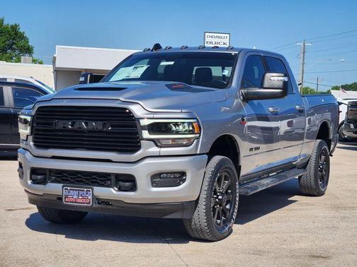 Billet Silver Metallic Clearcoat 2024 RAM 2500 Laramie Crew Cab 4x4 6'4' Box