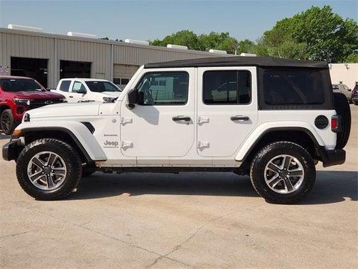 2023 Jeep Wrangler 4-Door Sahara 4x4