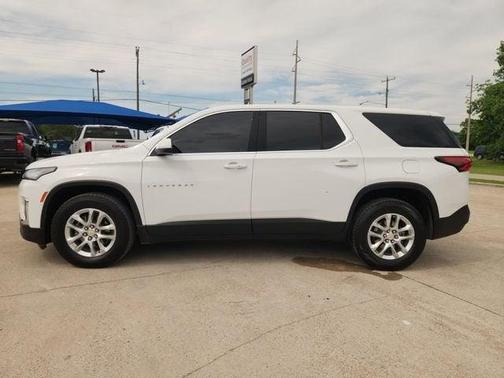 Summit White 2023 Chevrolet Traverse LS