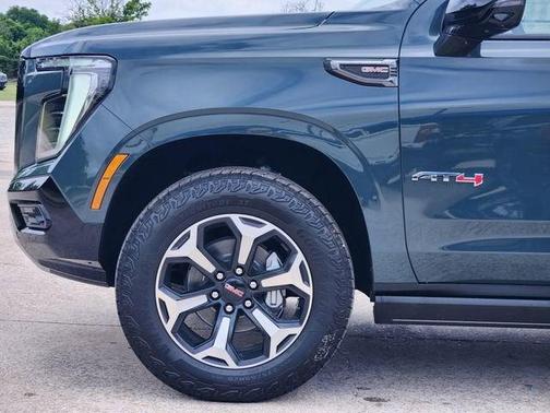 Midnight Pine 2026 GMC Yukon 4WD AT4
