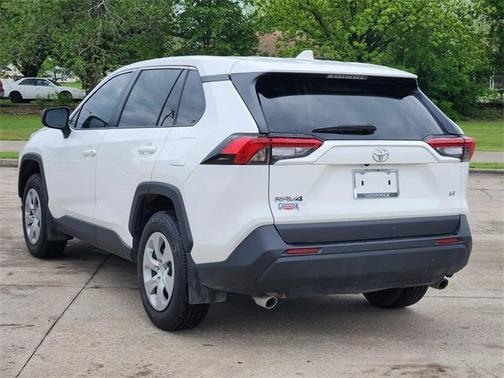 2022 Toyota RAV4 LE