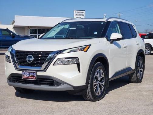 Pearl White Tricoat 2021 Nissan Rogue SV