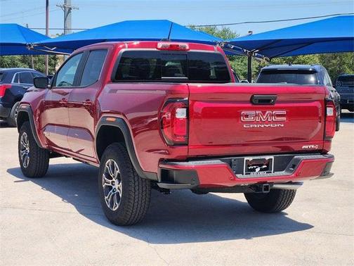 2025 GMC Canyon AT4
