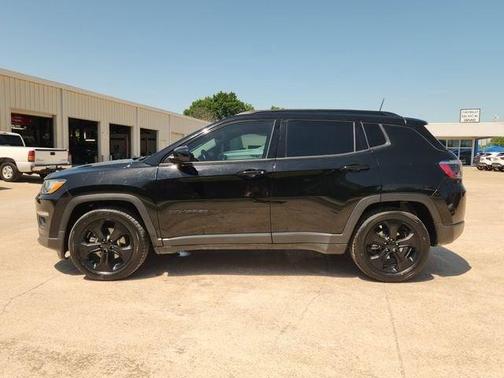 Diamond Black Crystal Pearlcoat 2021 Jeep Compass Latitude