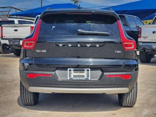 2019 Volvo XC40 T5 Momentum