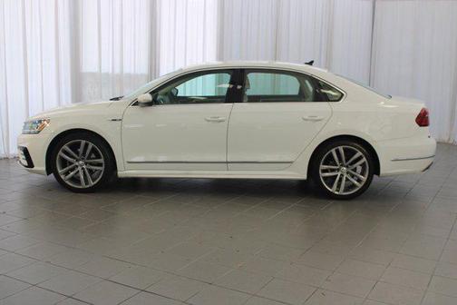 2017 Volkswagen Passat 1.8T R-Line w/Comfort
