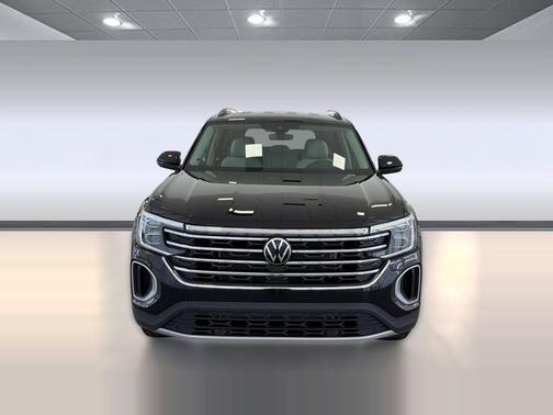 Deep Black Pearl exterior 2026 Volkswagen Atlas 2.0T SE