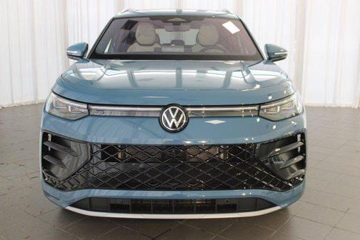 2025 Volkswagen Tiguan 2.0T SEL R-Line 4MOTION