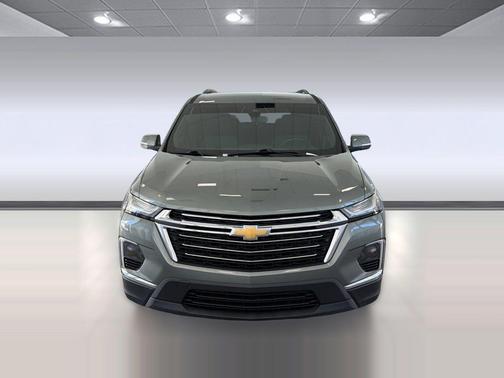 Silver Sage Metallic 2023 Chevrolet Traverse LT Cloth
