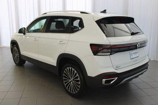 2025 Volkswagen Taos SE