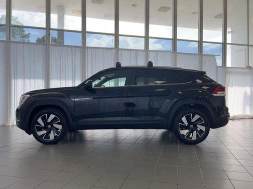 2026 Volkswagen Atlas Cross Sport 2.0T SE w/Technology 4MOTION