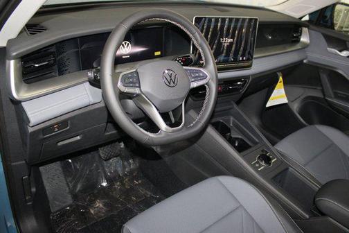 2025 Volkswagen Tiguan 2.0T SE 4MOTION