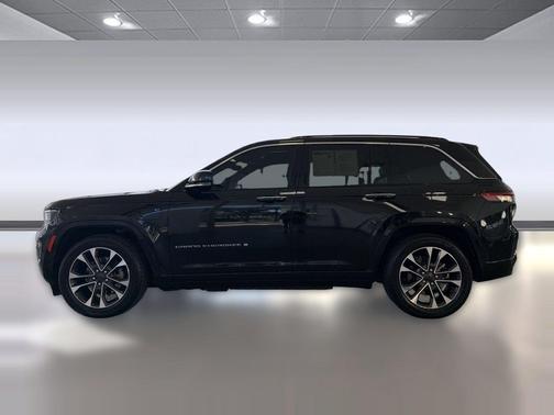 Diamond Black Crystal Pearlcoat 2023 Jeep Grand Cherokee 4xe Overland