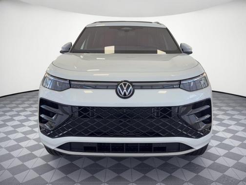 Opal White Pearl 2026 Volkswagen Tiguan 2.0T SEL R-Line 4MOTION