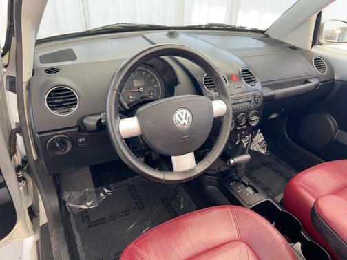 2009 Volkswagen New Beetle L