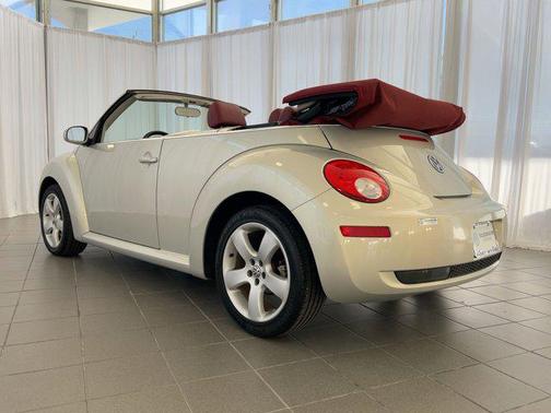2009 Volkswagen New Beetle L