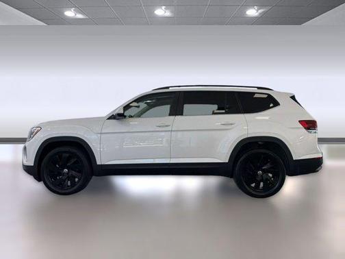 opal white pearl 2026 Volkswagen Atlas 2.0T SE w/Technology