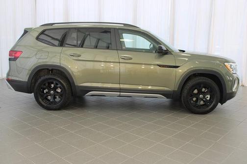 2025 Volkswagen Atlas 2.0T Peak Edition
