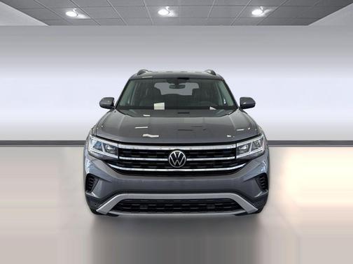 Platinum Gray Metallic 2023 Volkswagen Atlas 2.0T SE w/Technology