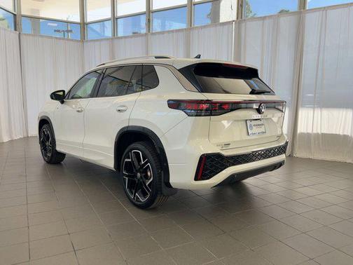 2026 Volkswagen Tiguan 2.0T SEL R-Line 4MOTION