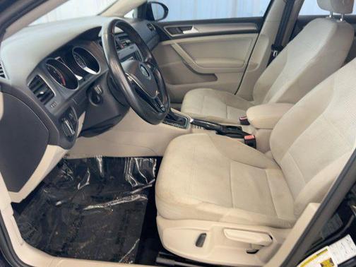 2016 Volkswagen Golf TSI S 4-Door