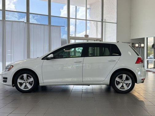 2017 Volkswagen Golf TSI SE 4-Door