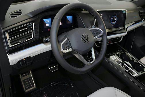 2025 Volkswagen Atlas Cross Sport 2.0T SEL Premium