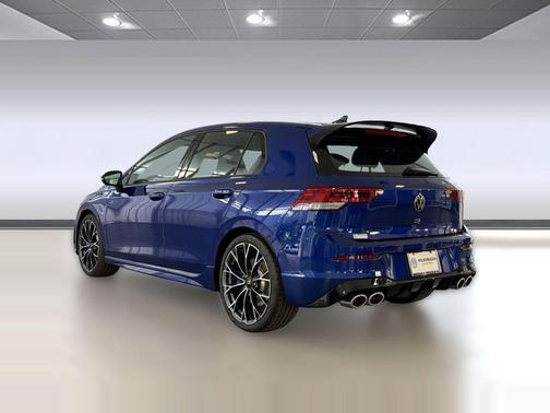 Lapiz Blue Metallic exterior 2026 Volkswagen Golf R 2.0T DSG