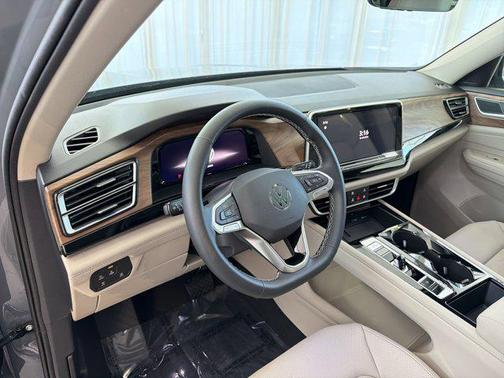 pure gray 2026 Volkswagen Atlas 2.0T SE w/Technology
