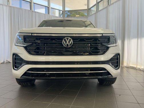 2026 Volkswagen Atlas Cross Sport 2.0T SEL Premium