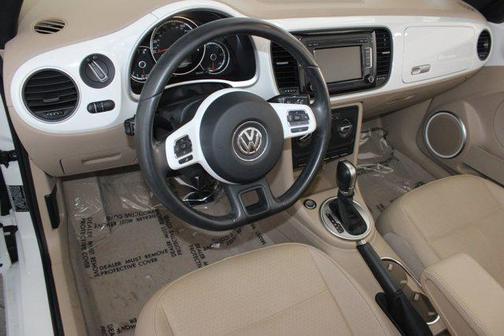 2015 Volkswagen Beetle Auto 1.8T w/Tech
