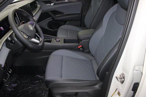 2025 Volkswagen Tiguan 2.0T SE R-Line Black