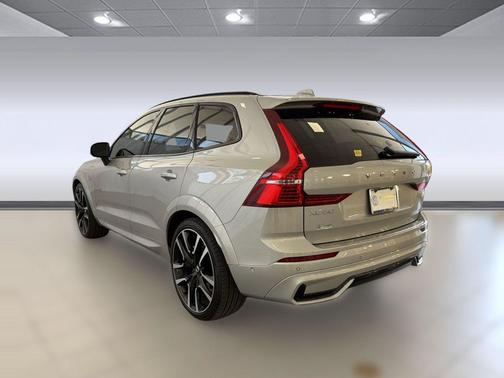 Silver Dawn Metallic 2024 Volvo XC60 Recharge Plug-In Hybrid T8 Ultimate Dark Theme