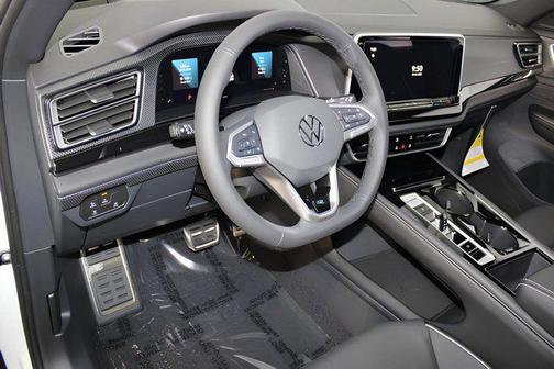 2025 Volkswagen Atlas Cross Sport 2.0T SEL Premium