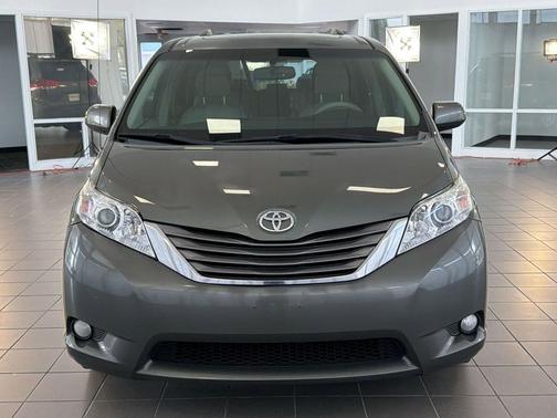 Predawn Gray Mica 2011 Toyota Sienna XLE