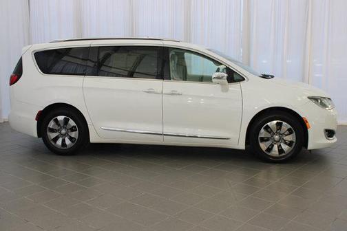 2018 Chrysler Pacifica Hybrid Limited