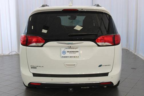 2018 Chrysler Pacifica Hybrid Limited