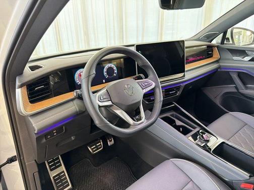 Opal White Pearl 2025 Volkswagen Tiguan 2.0T SEL R-Line 4MOTION
