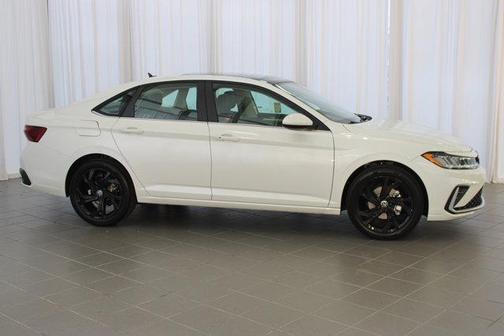 2025 Volkswagen Jetta 1.4T SE