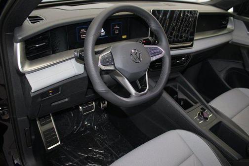 2025 Volkswagen Tiguan 2.0T SE R-Line Black