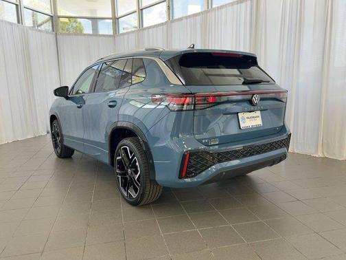 2026 Volkswagen Tiguan 2.0T SEL R-Line 4MOTION